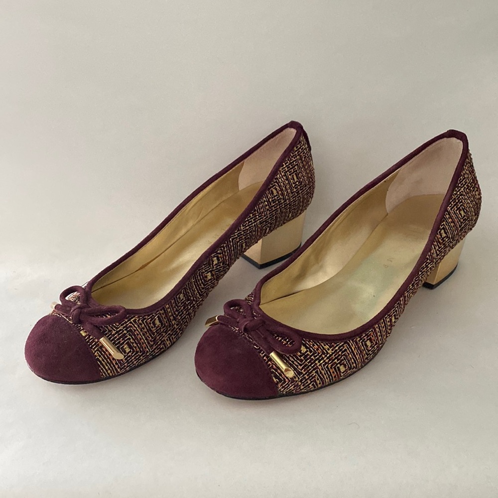Embroidered pump